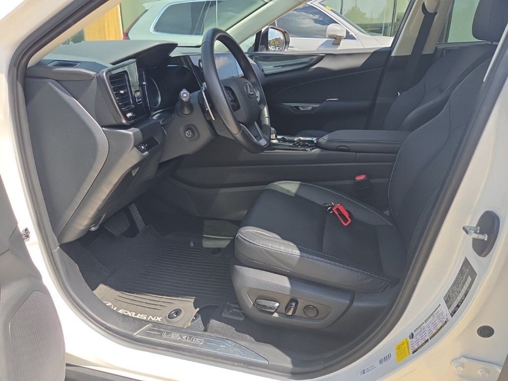 Used 2024 Lexus NX 250 FWD image 10