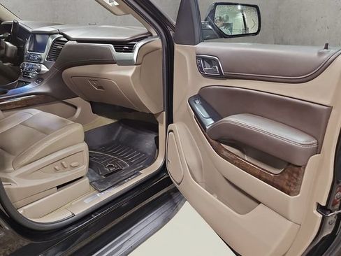 Used 2017 Chevrolet Suburban LT AWD/4WD image 20