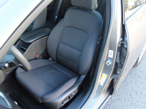 Used 2020 Chevrolet Malibu LT image 17