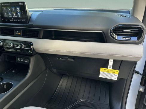 Used 2025 Honda Pilot EX-L image 19