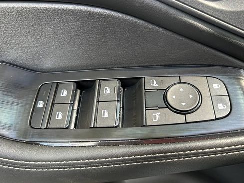 Used 2024 Nissan Rogue SV w/ SV Premium Package FWD image 18