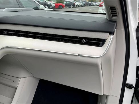 New 2025 Volvo EX90 Plus w/ Protection Package Premier image 29