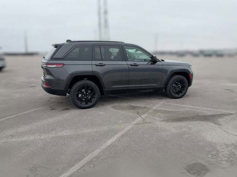 New 2026 Jeep Grand Cherokee Altitude image 13