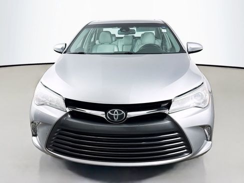 Used 2015 Toyota Camry XLE w/ Moonroof Package image 2