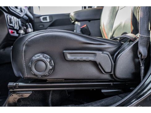 Used 2020 Jeep Gladiator Rubicon image 8