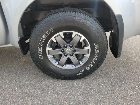 Used 2019 Nissan Frontier PRO-4X image 8
