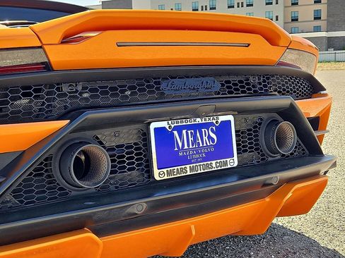 Used 2021 Lamborghini Huracan EVO RWD image 19