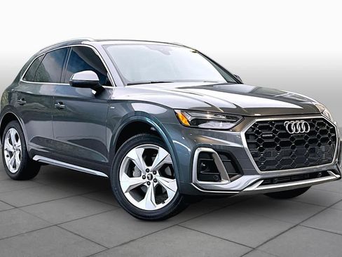 Used 2022 Audi Q5 2.0T Premium Plus w/ Premium Plus Package AWD/4WD image 3