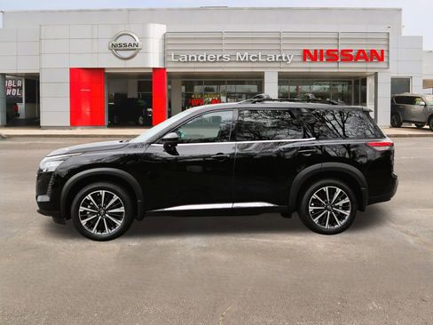 New 2026 Nissan Pathfinder Platinum FWD image 6