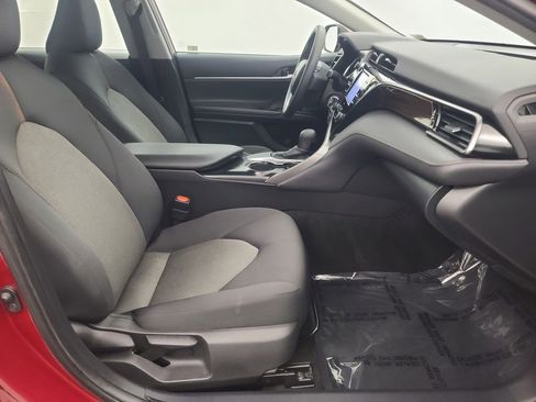 Used 2020 Toyota Camry LE image 15