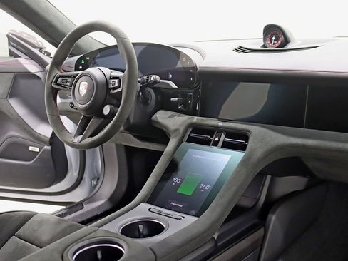 Used 2024 Porsche Taycan GTS image 36