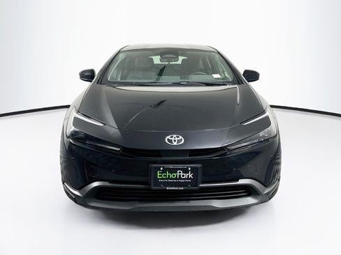 Used 2025 Toyota Prius LE FWD image 2