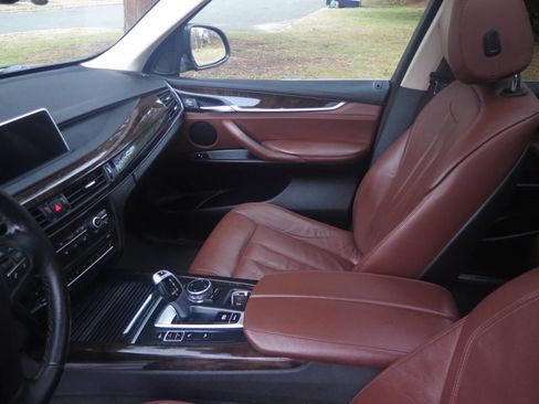 Used 2014 BMW X5 xDrive35i image 11
