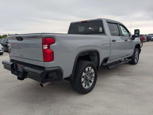 Used 2024 Chevrolet Silverado 2500 Custom w/ Custom Convenience Package AWD/4WD image 4
