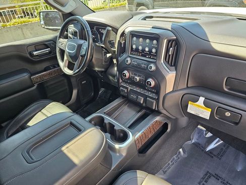 Used 2019 GMC Sierra 1500 Denali w/ Denali Ultimate Package AWD/4WD image 10