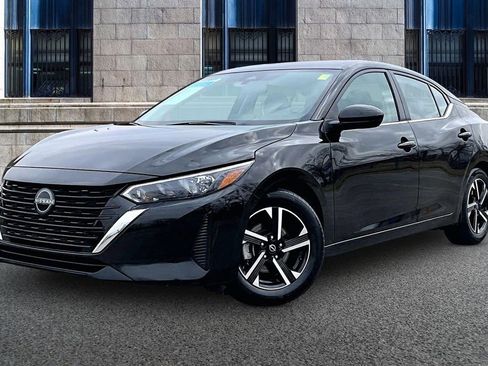 Used 2024 Nissan Sentra SV image 2