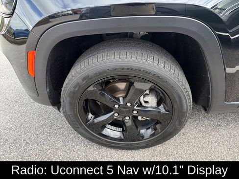 Used 2023 Jeep Grand Cherokee Limited w/ Black Appearance Package image 3