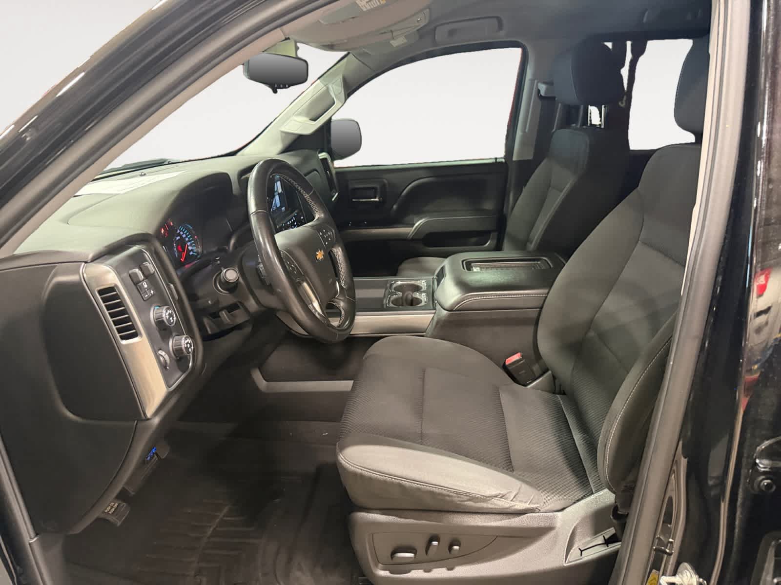 Used 2018 Chevrolet Silverado 1500 LT w/ LPO, Chrome Package AWD/4WD image 10