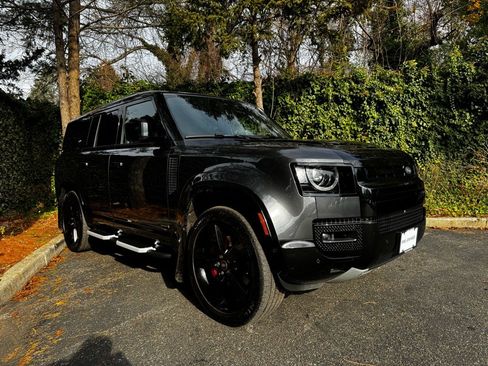 Used 2023 Land Rover Defender 130 X image 3