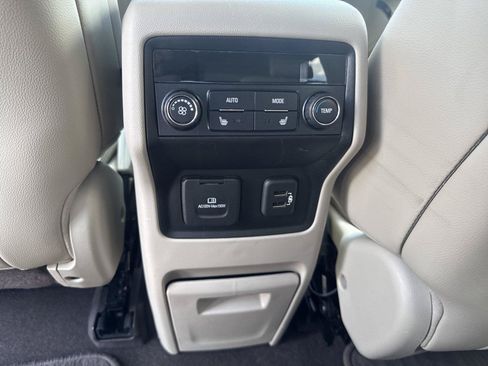 Used 2019 GMC Acadia Denali w/ Technology Package AWD/4WD image 34