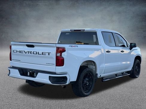 Used 2023 Chevrolet Silverado 1500 Custom image 3