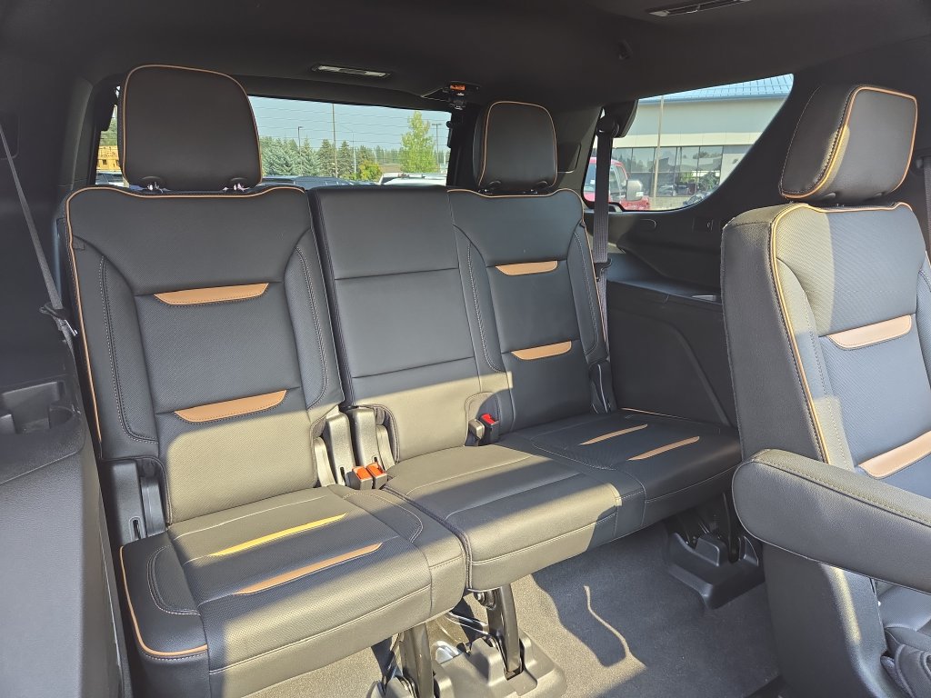 Used 2021 GMC Yukon AT4 w/ AT4 Premium Package AWD/4WD image 16