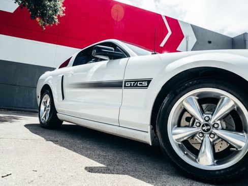 Used 2007 Ford Mustang GT Premium RWD image 25