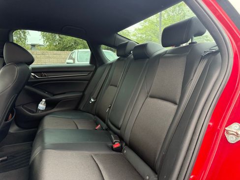 Used 2018 Honda Accord Sport image 8