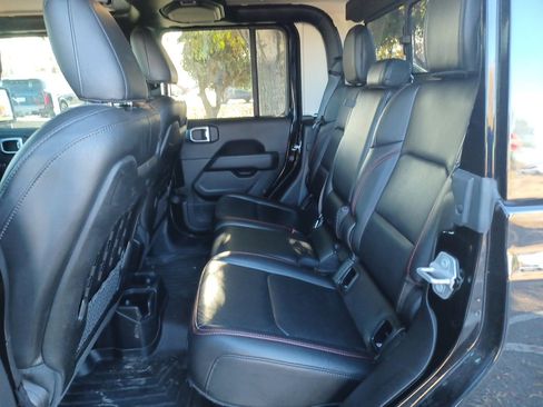 Used 2022 Jeep Gladiator Rubicon w/ LED Lighting Group image 8