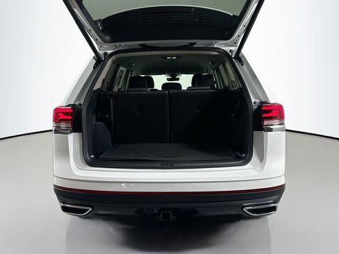 Certified 2024 Volkswagen Atlas SE image 17