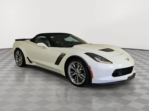 Used 2017 Chevrolet Corvette Z06 RWD image 2