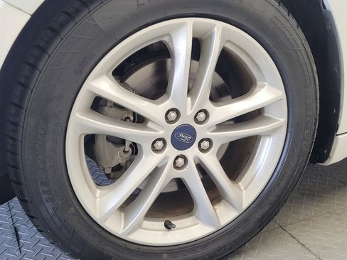 Used 2018 Ford Fusion SE w/ Fusion SE Technology Package FWD image 31