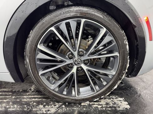 Used 2023 Toyota Prius Limited image 7