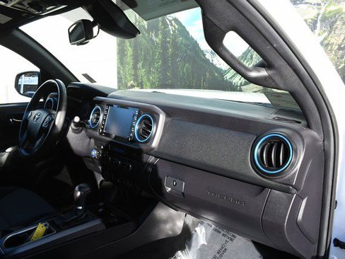 Certified 2021 Toyota Tacoma TRD Off-Road image 24