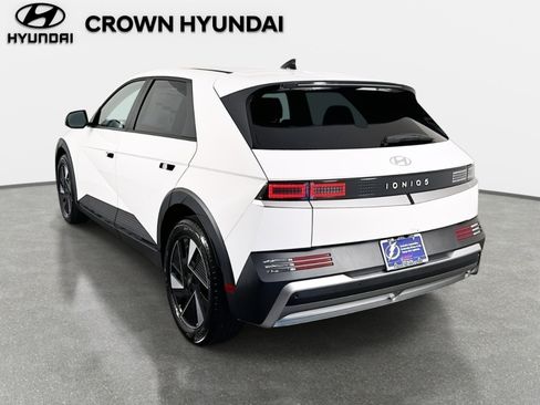 New 2025 Hyundai Ioniq 5 SE image 5