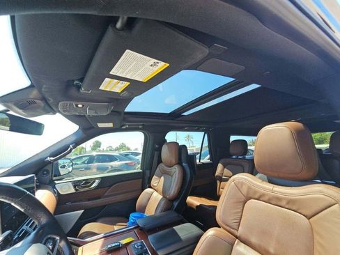 Used 2022 Lincoln Navigator L Reserve AWD/4WD image 9