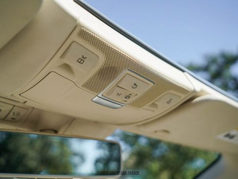 Used 2019 Mercedes-Benz S 560 Cabriolet image 53