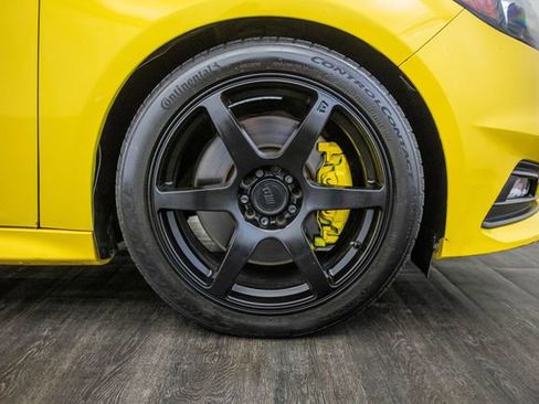 Used 2017 Ford Focus ST w/ Equipment Group 402A image 43