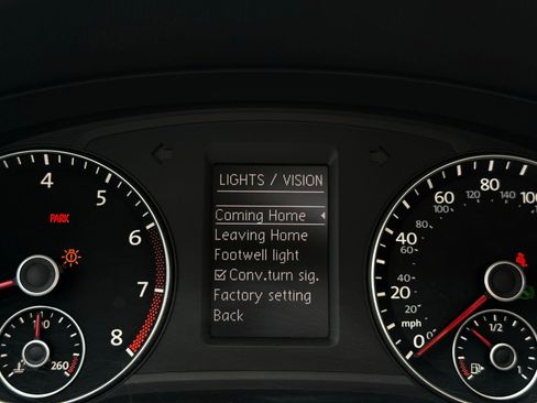 Used 2014 Volkswagen Passat 1.8T SEL Premium image 46