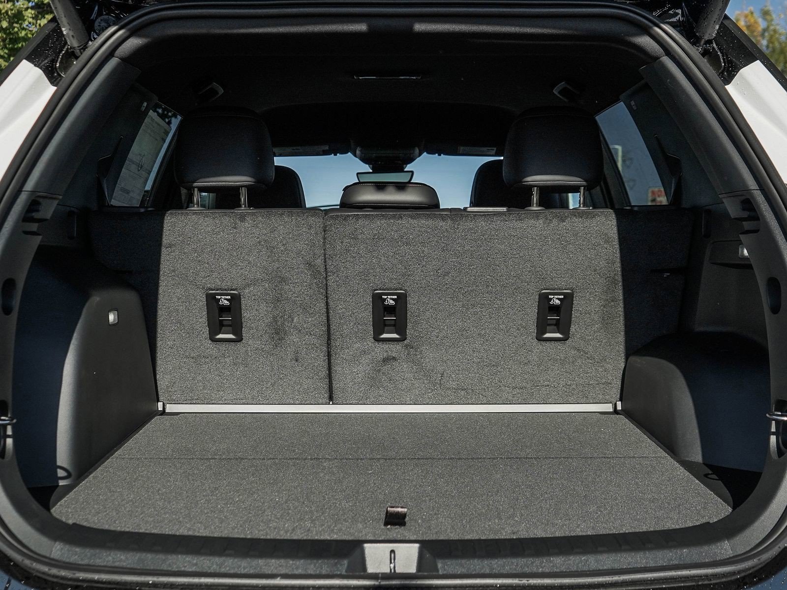 New 2027 GMC Terrain AT4 w/ Convenience Package III AWD/4WD image 8