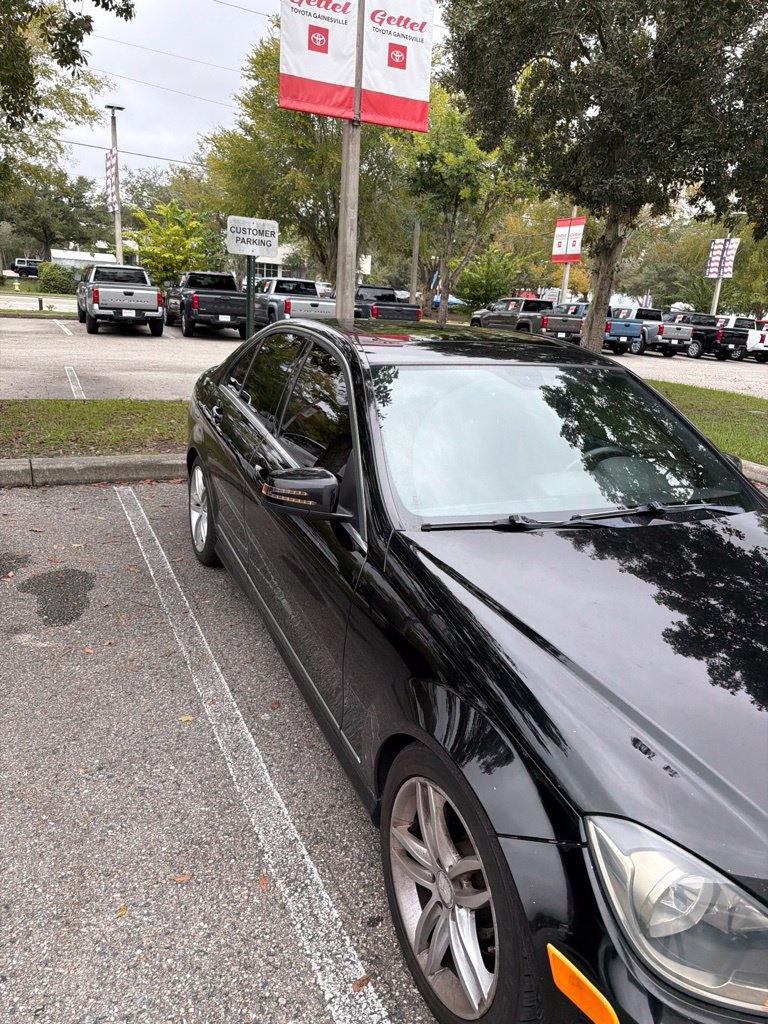 Used 2013 Mercedes-Benz C 250 Sedan image 2