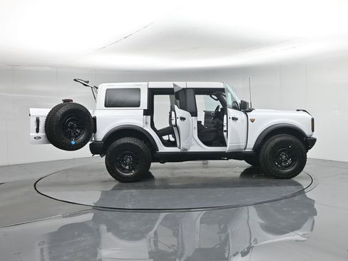New 2026 Ford Bronco Badlands AWD/4WD image 4