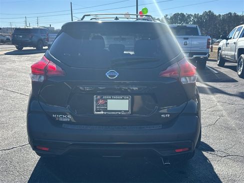 Used 2018 Nissan Kicks SR w/ Exterior Package image 7