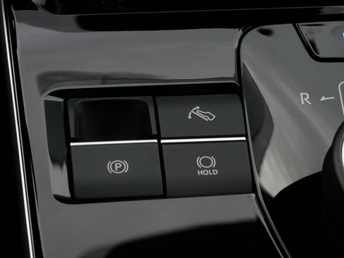 Used 2024 Subaru Solterra Premium image 32