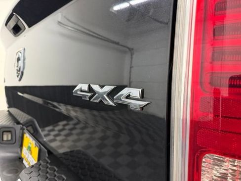 Used 2018 RAM 1500 Laramie w/ Convenience Group AWD/4WD image 40