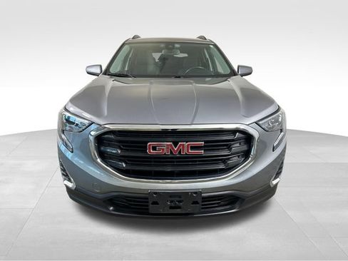 Used 2020 GMC Terrain SLE w/ Driver Convenience Package FWD image 9