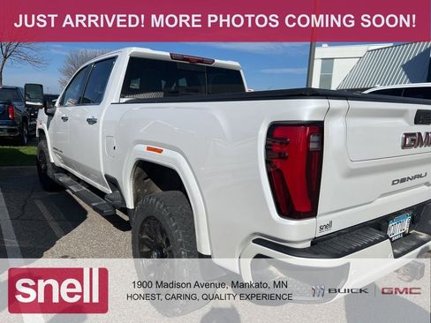 Used 2024 GMC Sierra 3500 Denali w/ Technology Package image 2