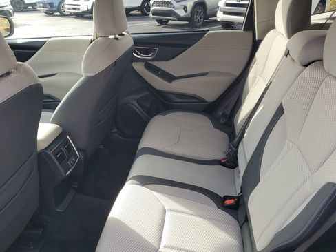 Used 2019 Subaru Forester Premium image 9