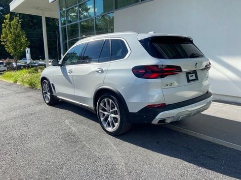 Used 2024 BMW X5 xDrive40i w/ Premium Package AWD/4WD image 9