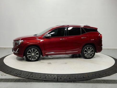 Used 2019 GMC Terrain Denali w/ Driver Alert Package II FWD image 5